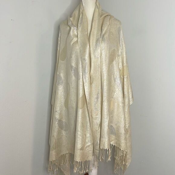 Bindya cream and metallic silver scarf.  Approx 28 inches & 80 inches long. - Picture 2 of 6